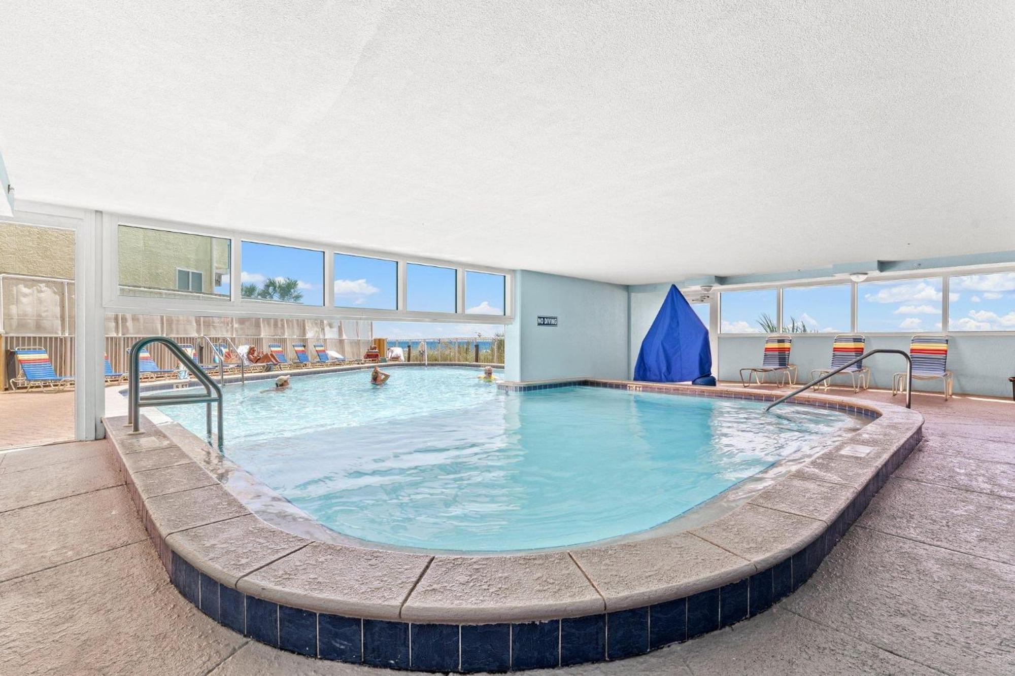 Tropic Winds 1806 Holiday home