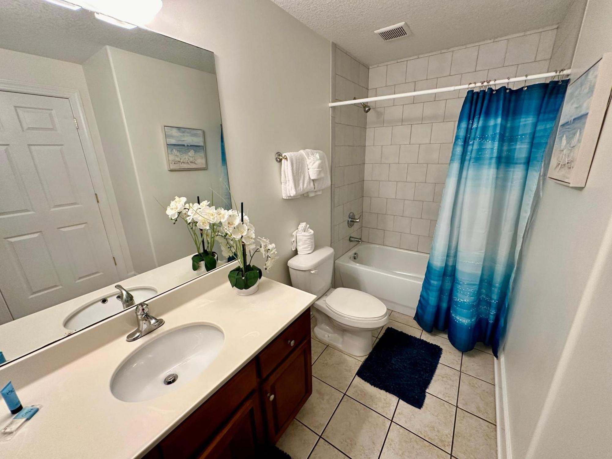 Tropic Winds 1806 Holiday home