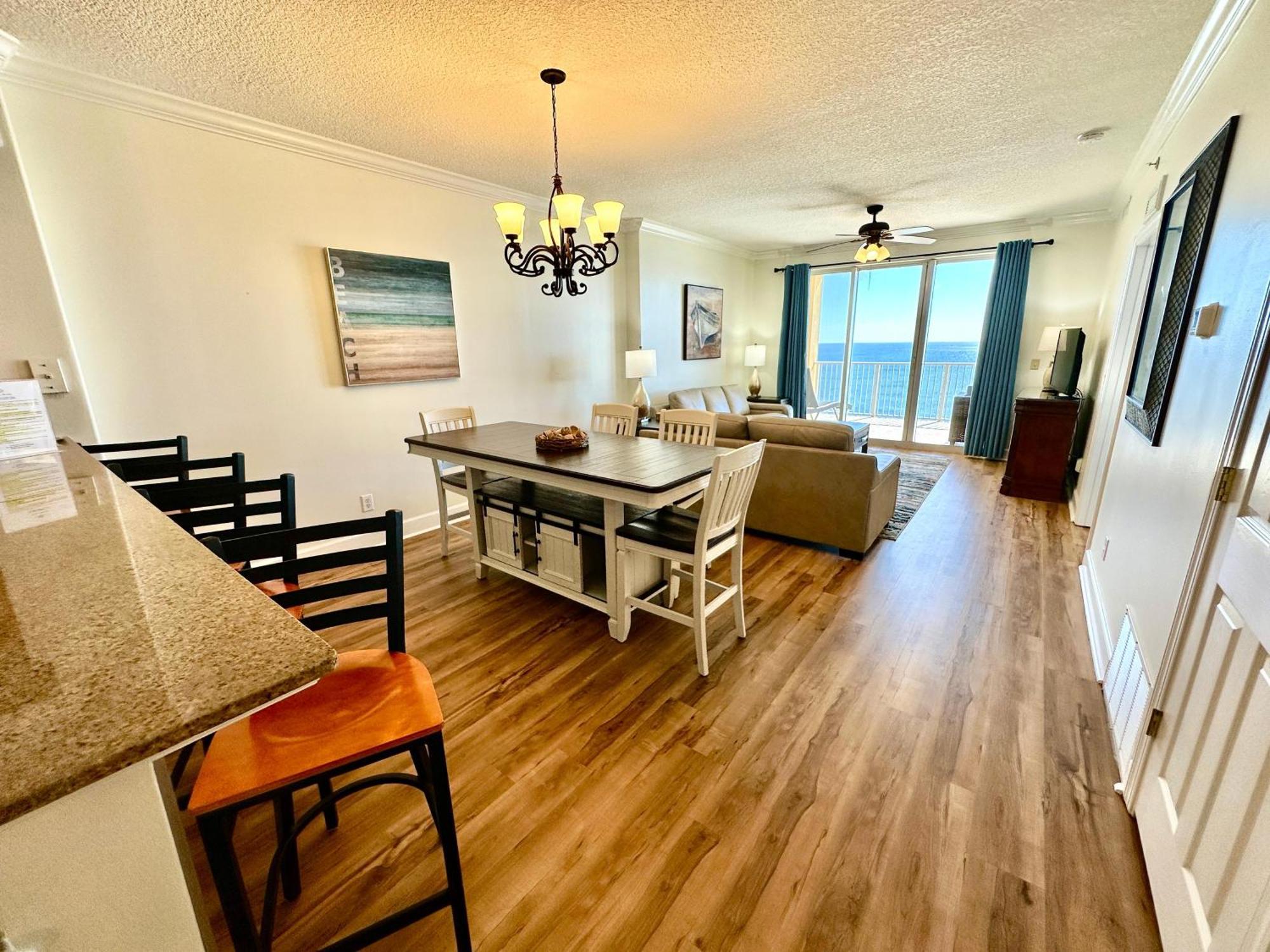Tropic Winds 1806 Holiday home *