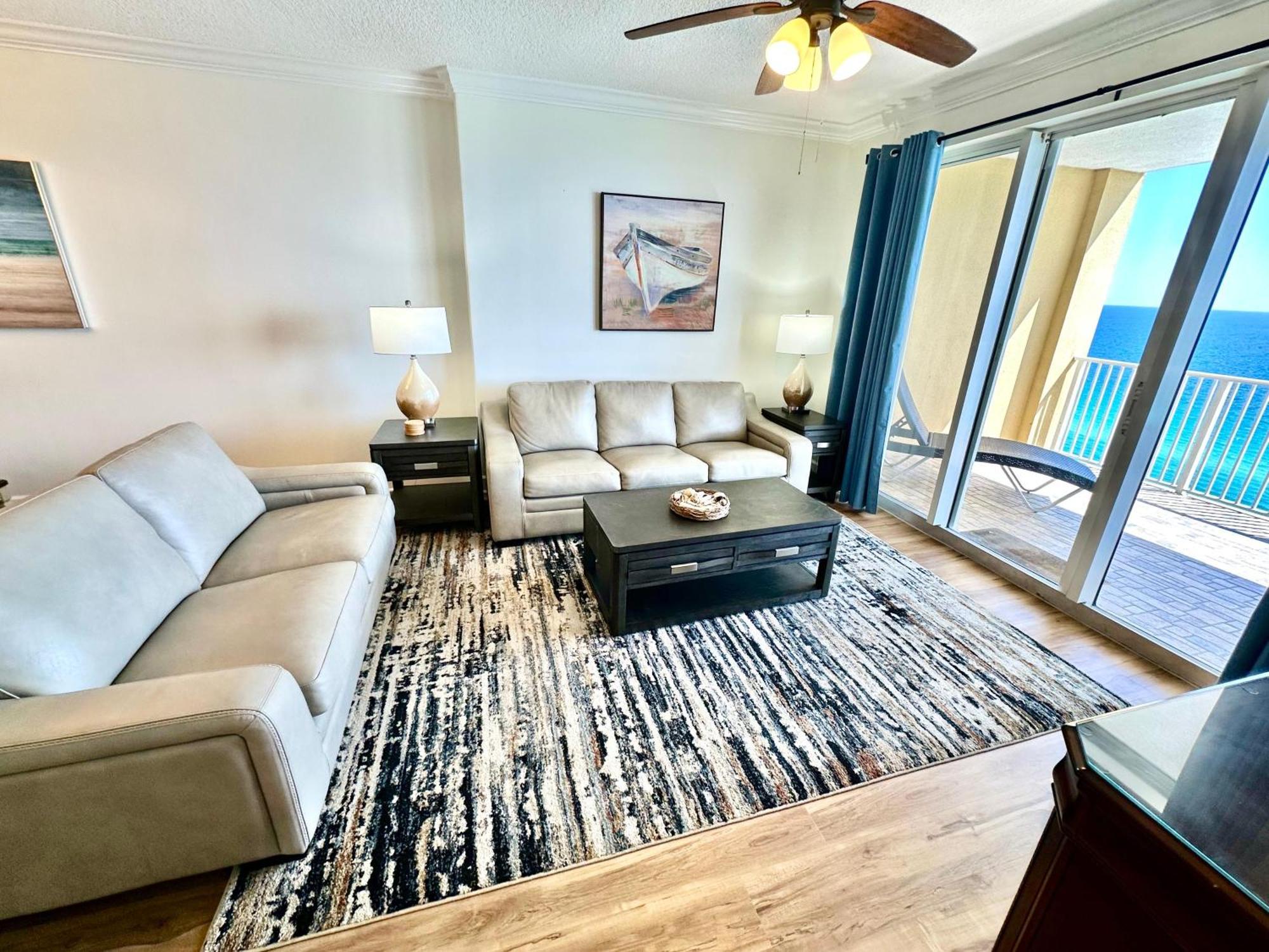 Tropic Winds 1806 Holiday home